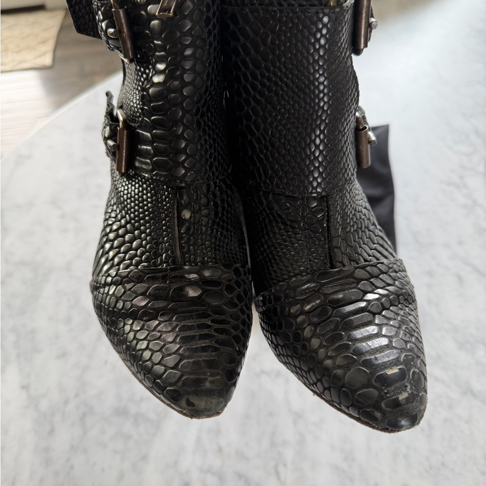 Freebird Joey Black Embossed Snakeskin Leather Booties Size 9 - Picture 4 of 10